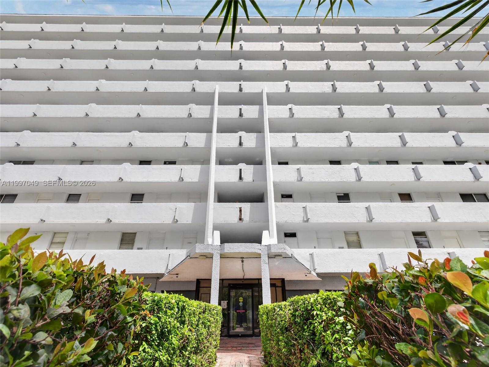 3703 NE 166th St #302 North Miami Beach, FL 33160