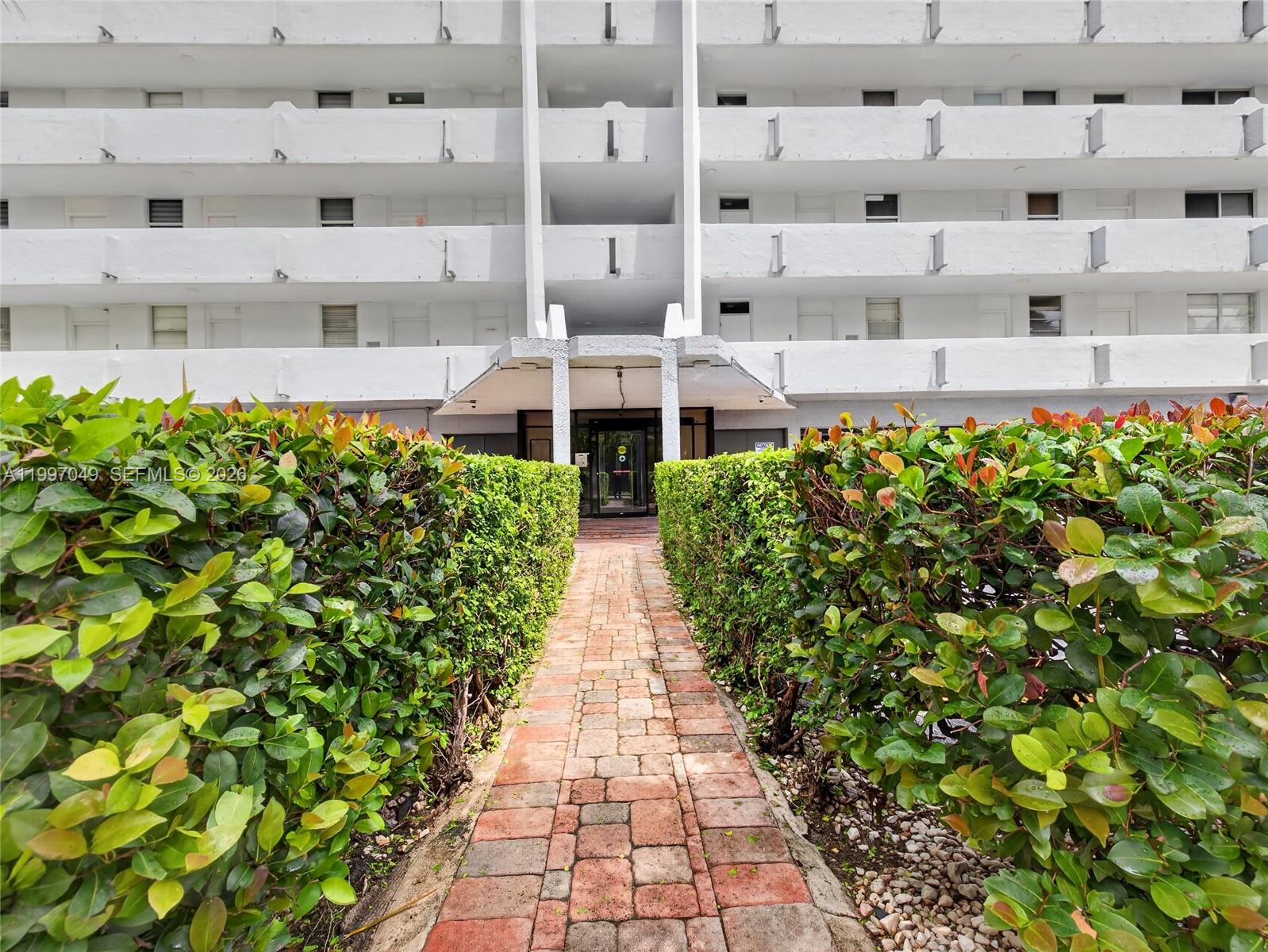 3703 NE 166th St #302 North Miami Beach, FL 33160