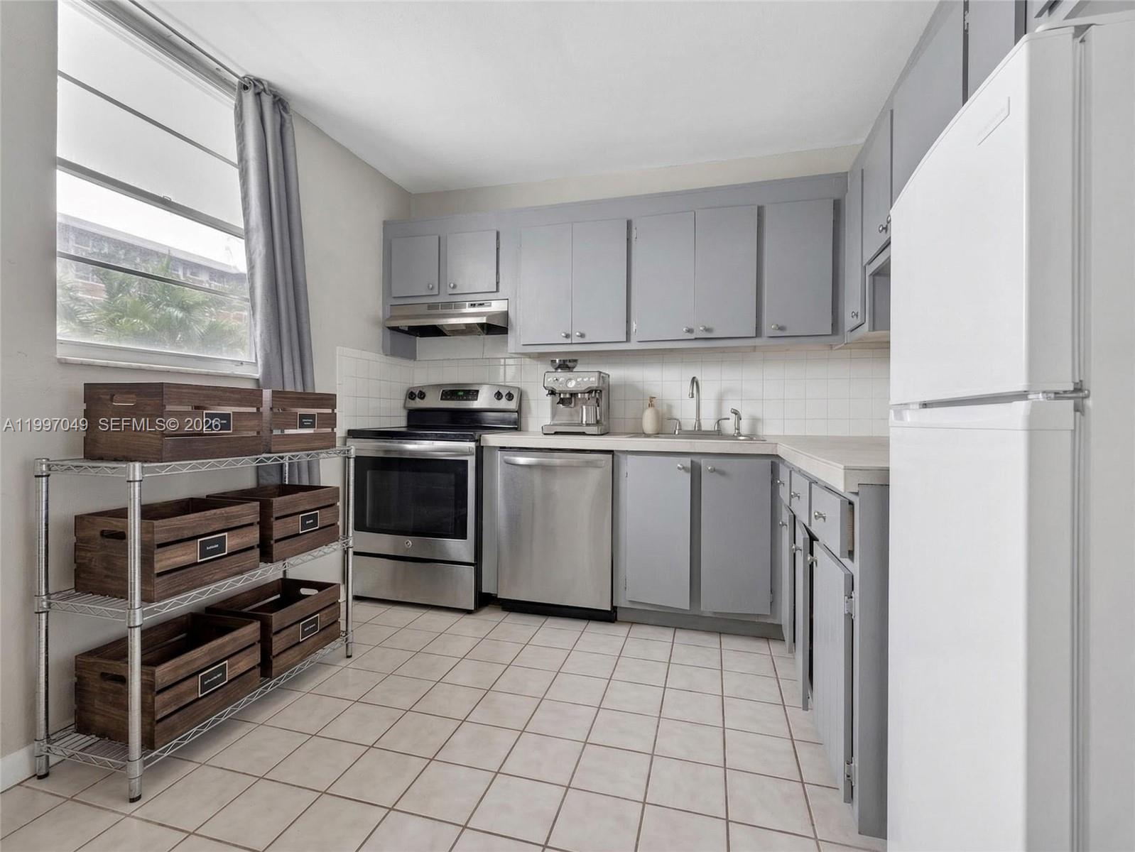 3703 NE 166th St #302 North Miami Beach, FL 33160