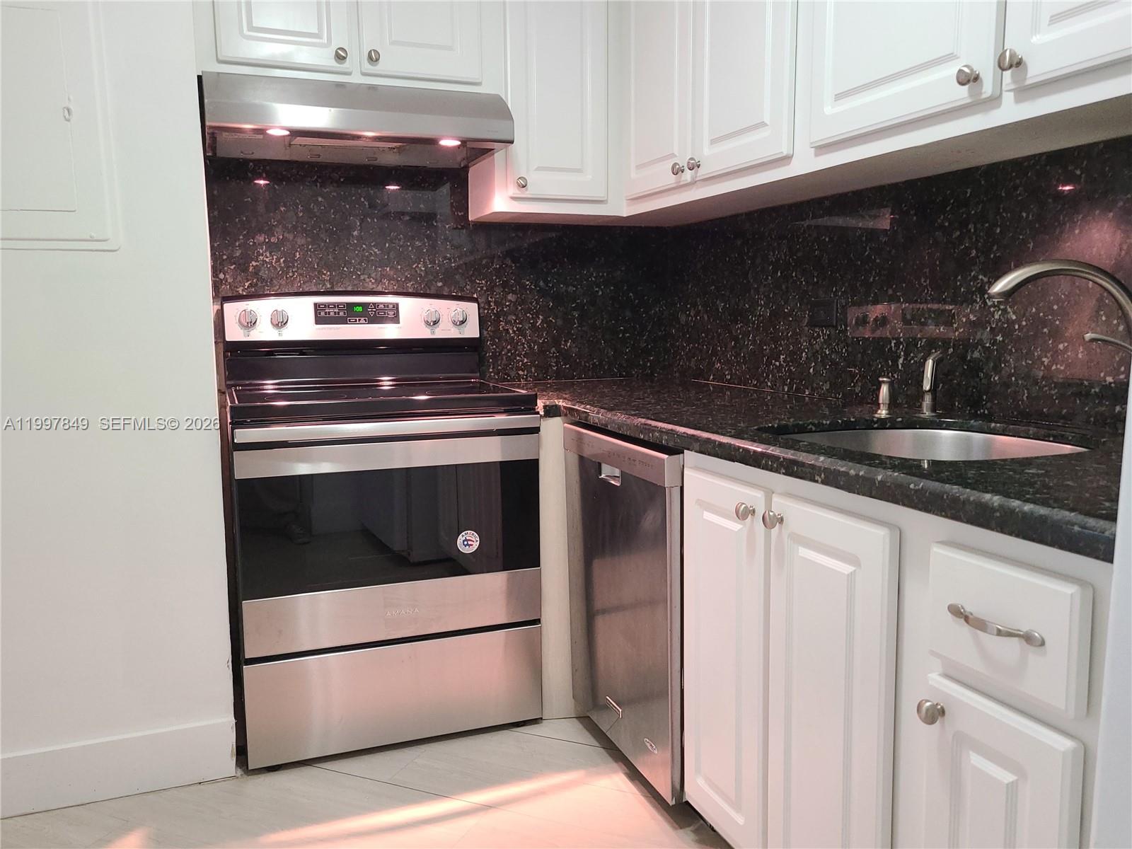 999 Brickell Bay Dr #1207 Miami, FL 33131