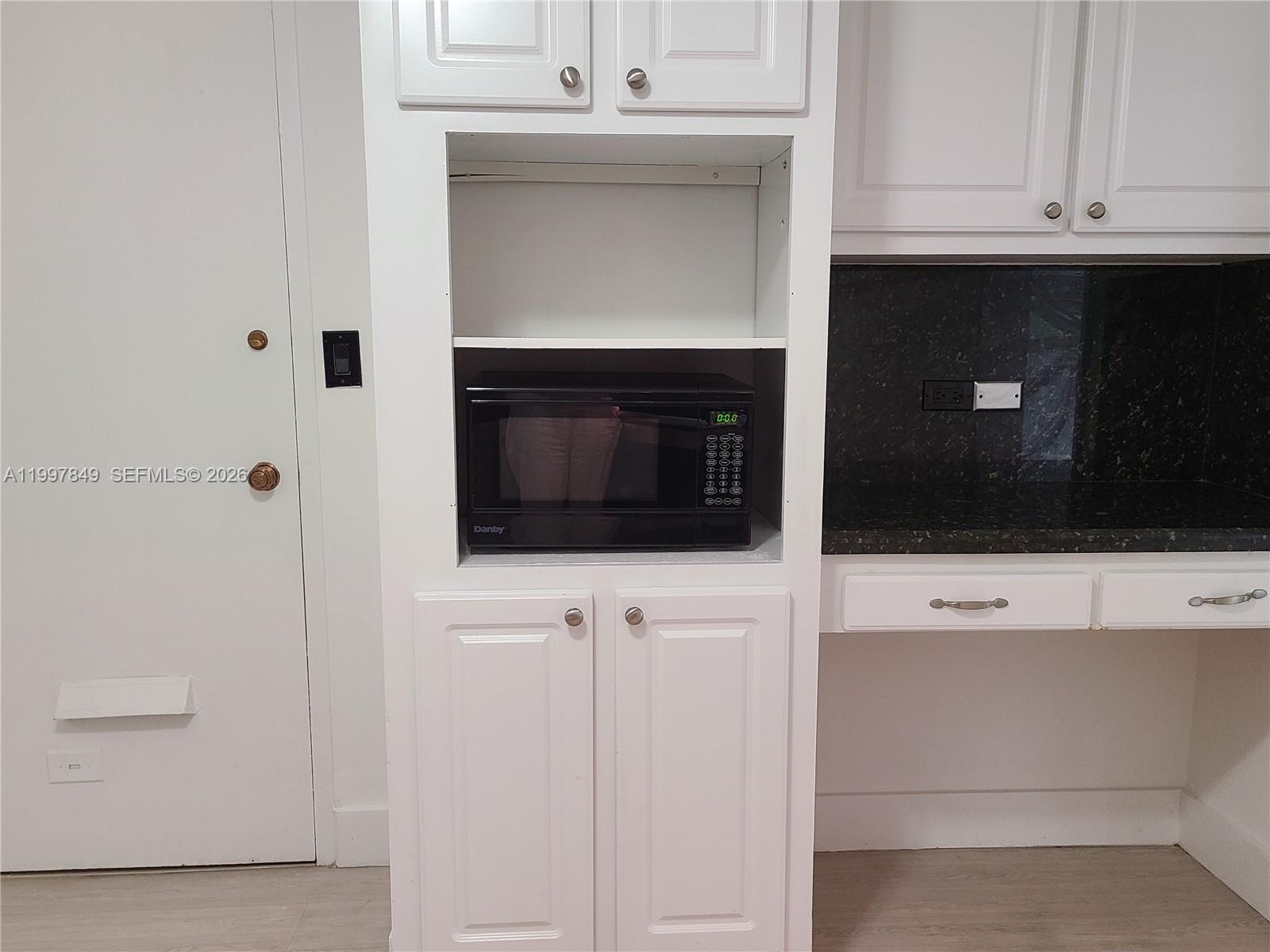 999 Brickell Bay Dr #1207 Miami, FL 33131