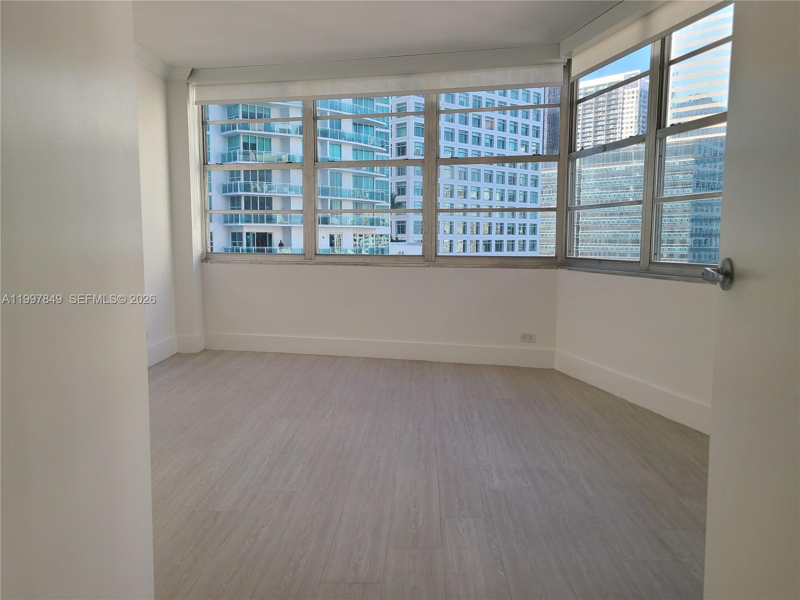 999 Brickell Bay Dr #1207 Miami, FL 33131