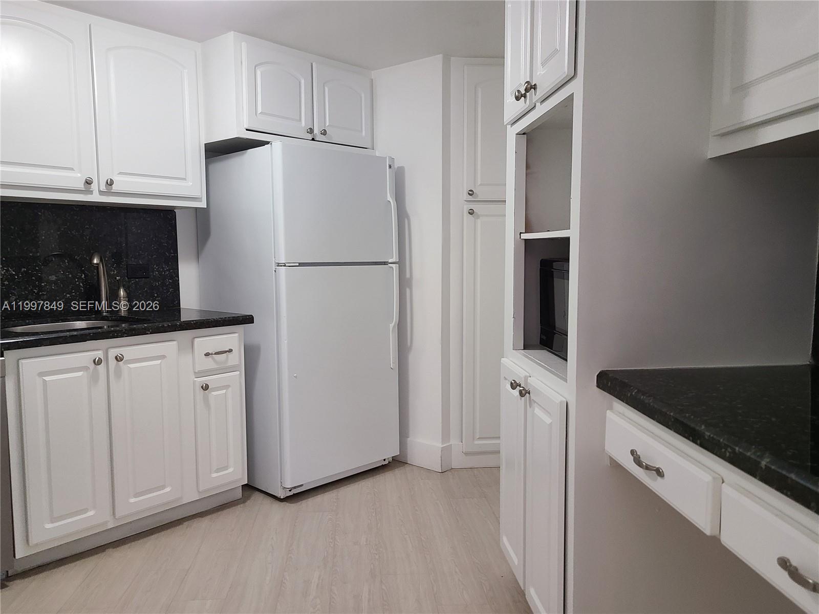 999 Brickell Bay Dr #1207 Miami, FL 33131