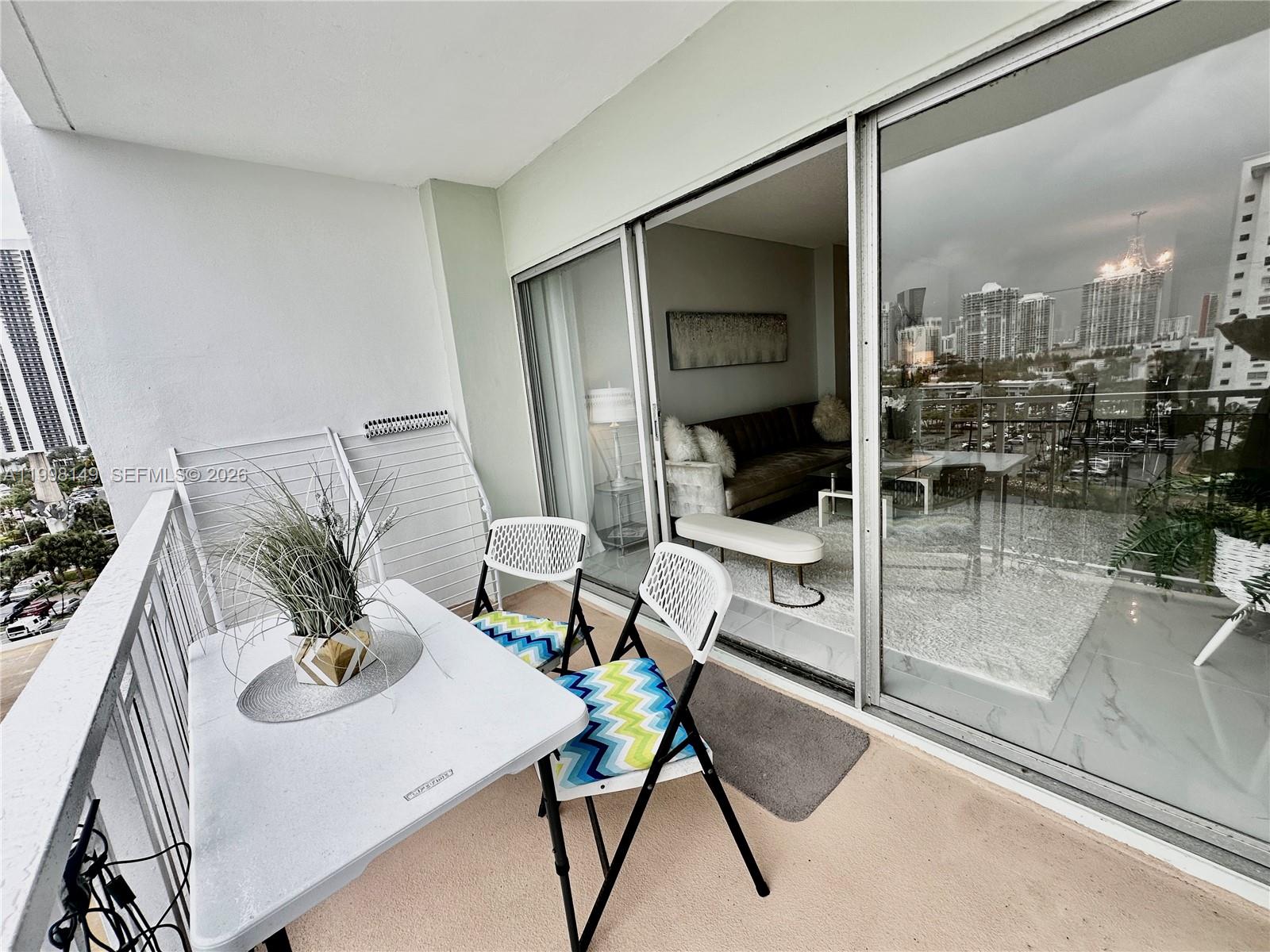 image Arlen House West18