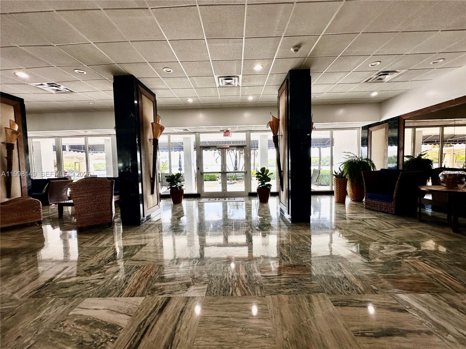 image Arlen House West21