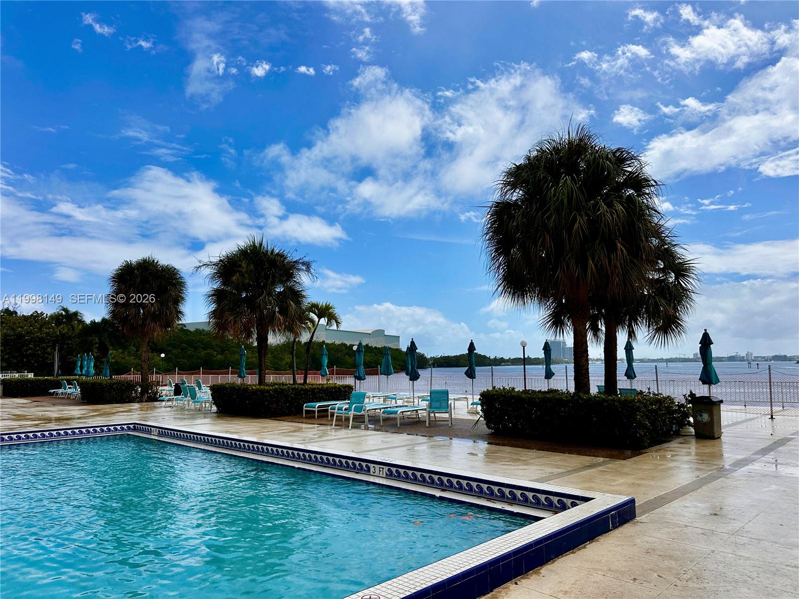 image Arlen House West33