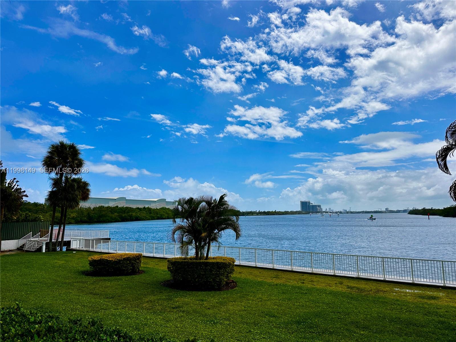 image Arlen House West37