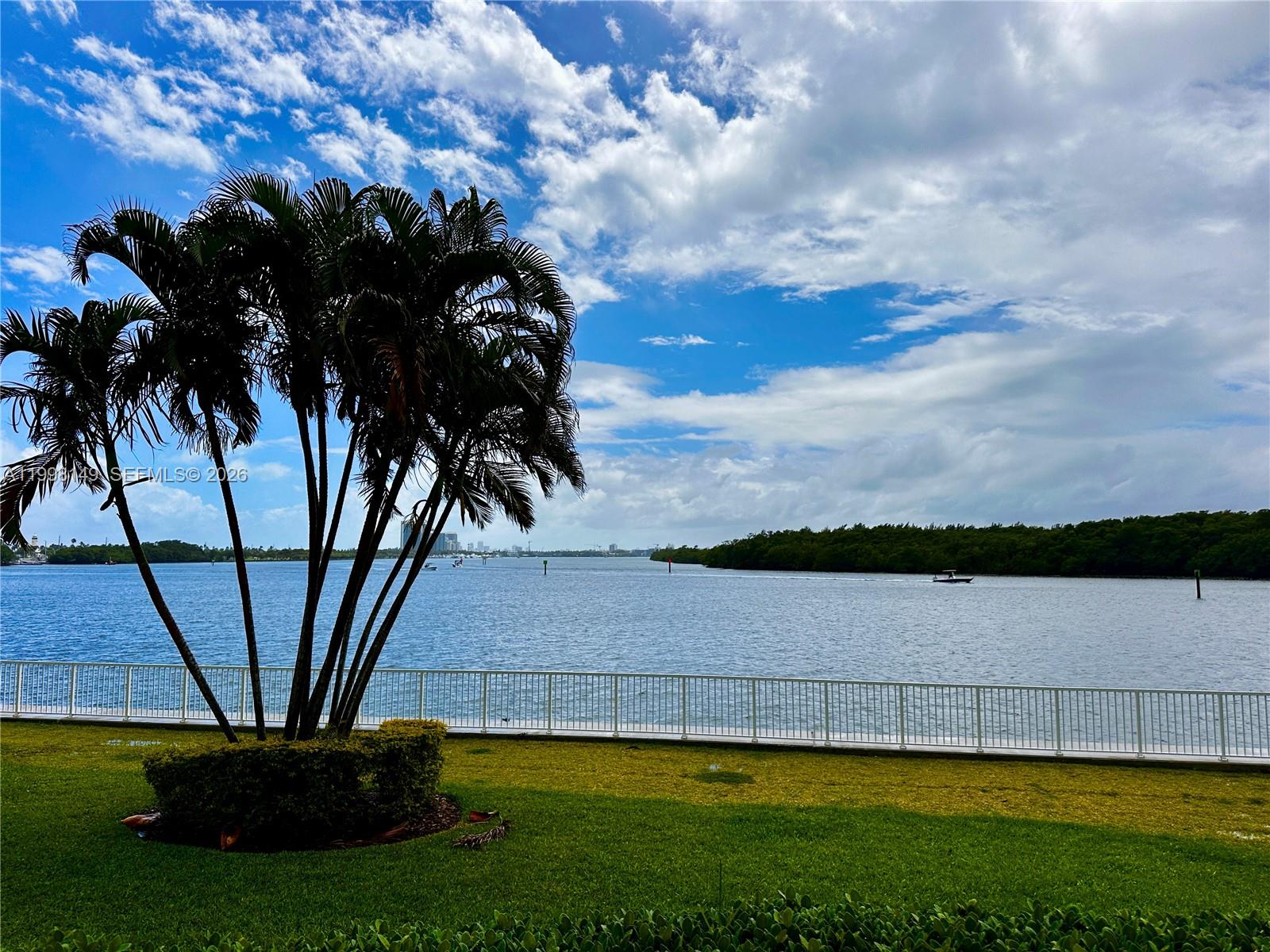 image Arlen House West38