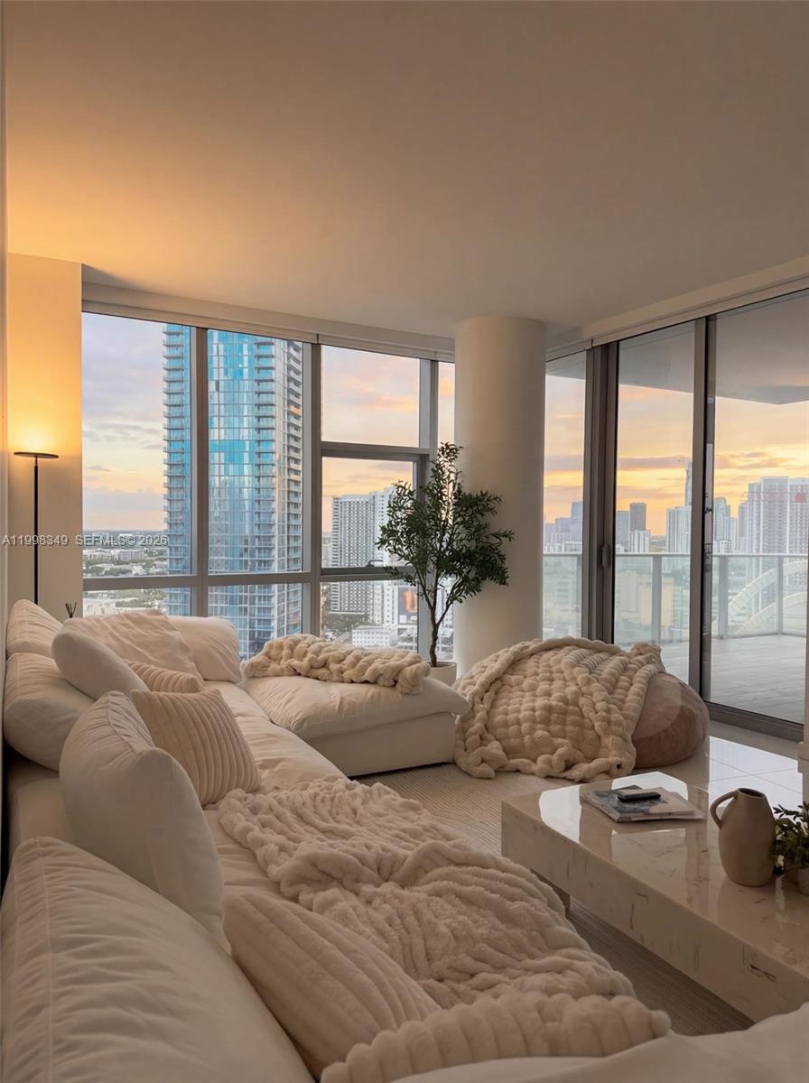 image Paramount Miami Worldcenter21