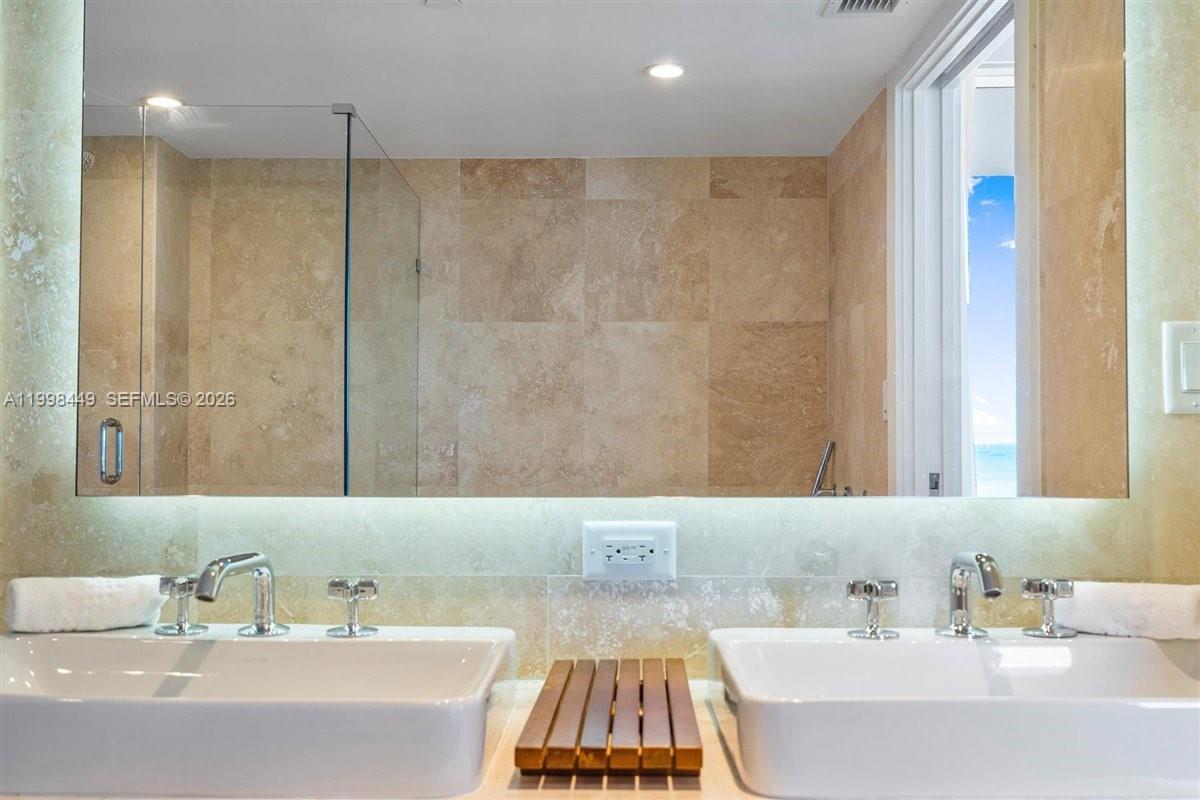 image 1 Hotel & Homes South Beach22