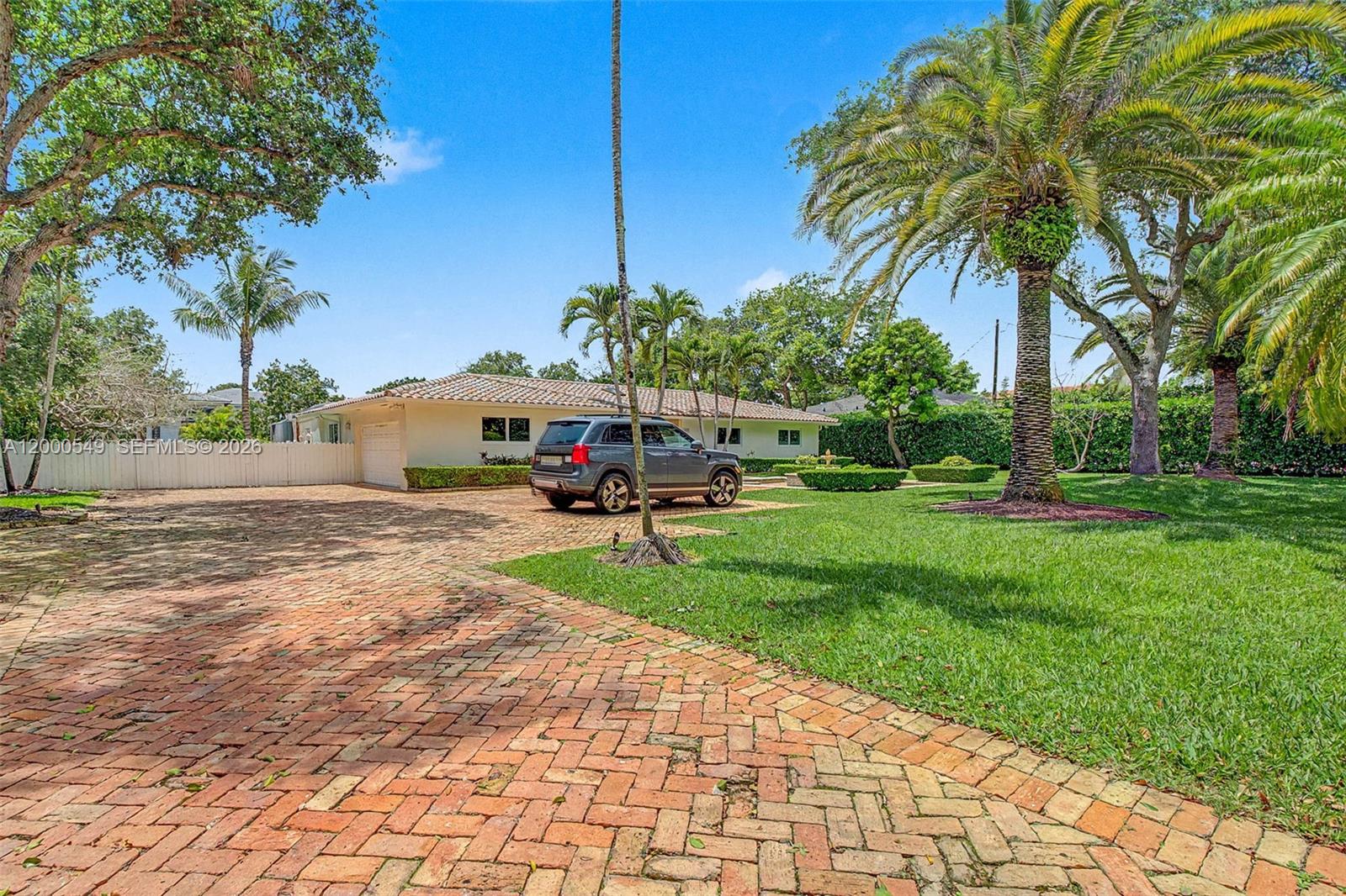 7230 SW 104th St Pinecrest, FL 33156