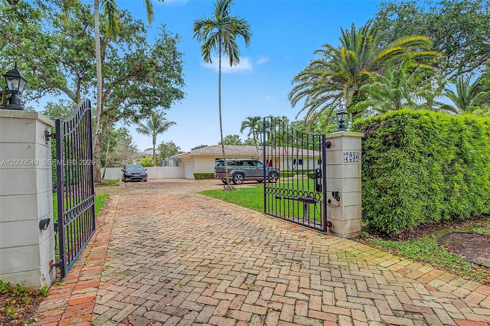 7230 SW 104th St Pinecrest, FL 33156