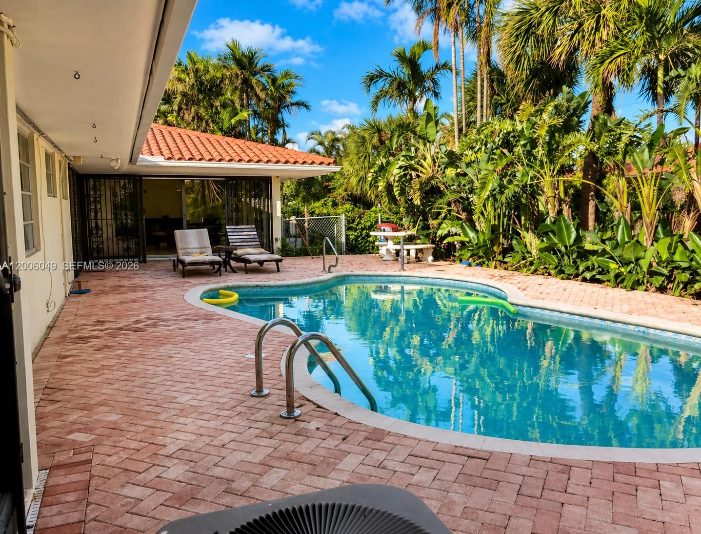 9205 Byron Ave Surfside, FL 33154