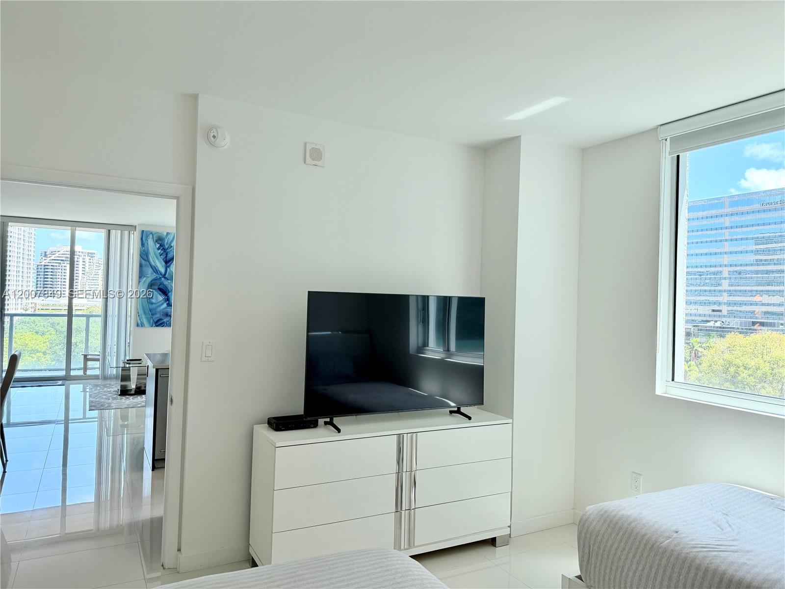 image 500 Brickell East11