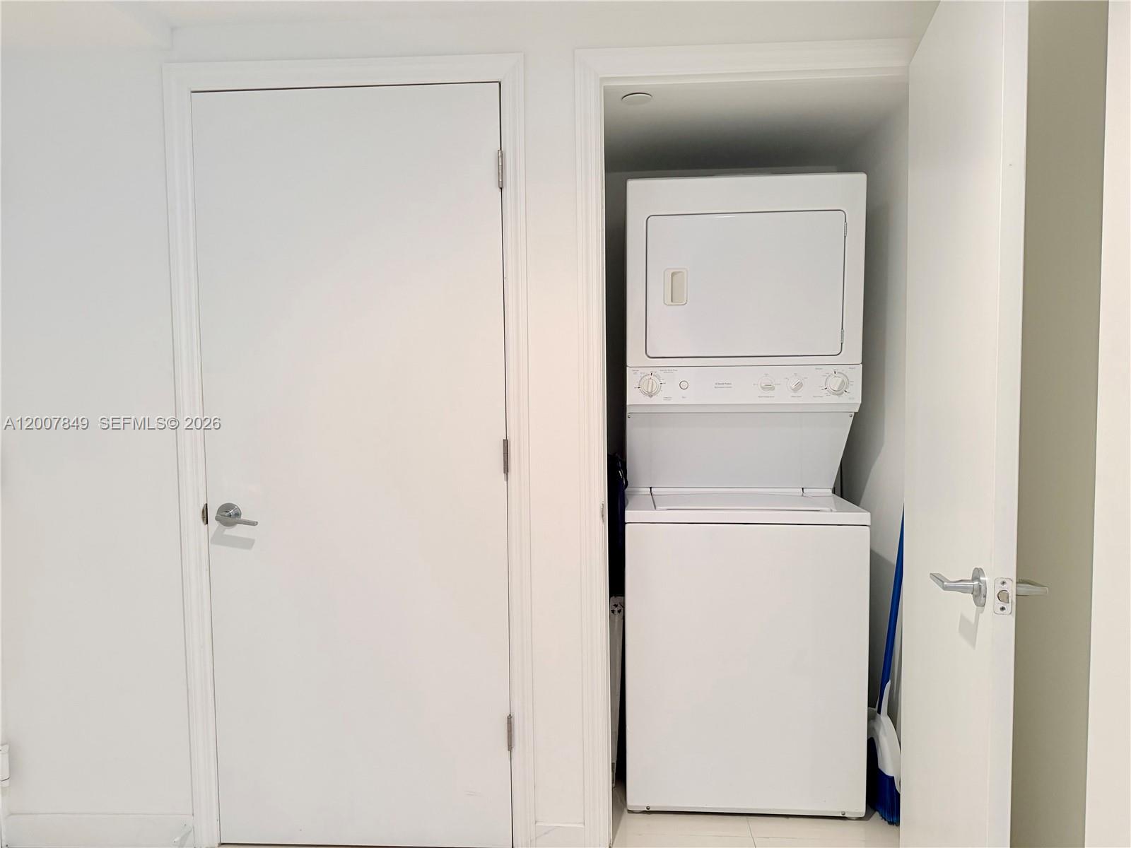 image 500 Brickell East15