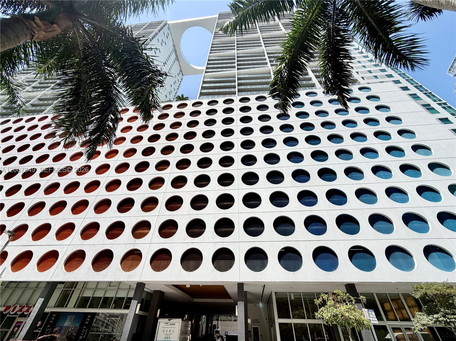 image 500 Brickell East22