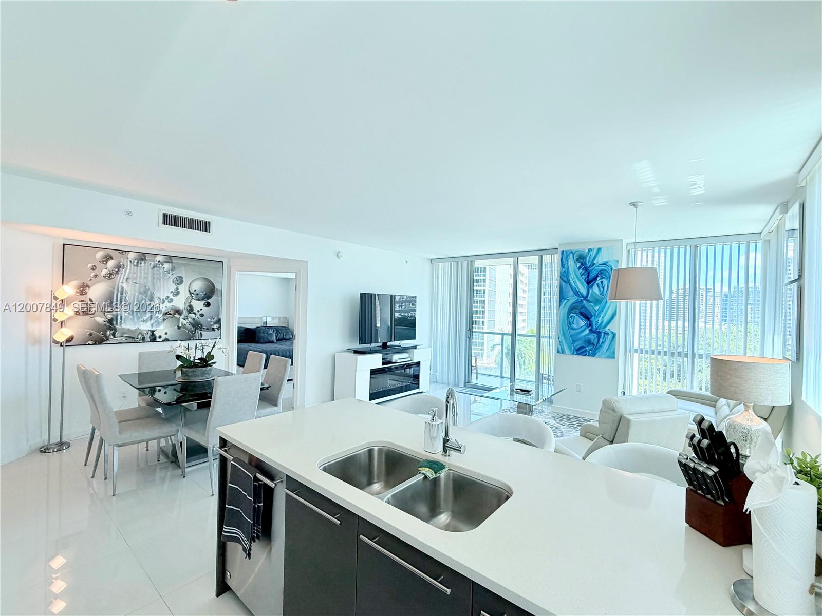 image 500 Brickell East4