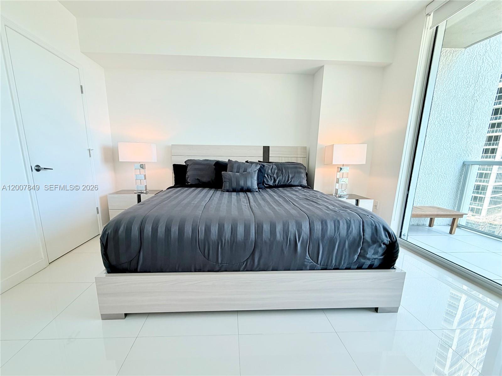 image 500 Brickell East6