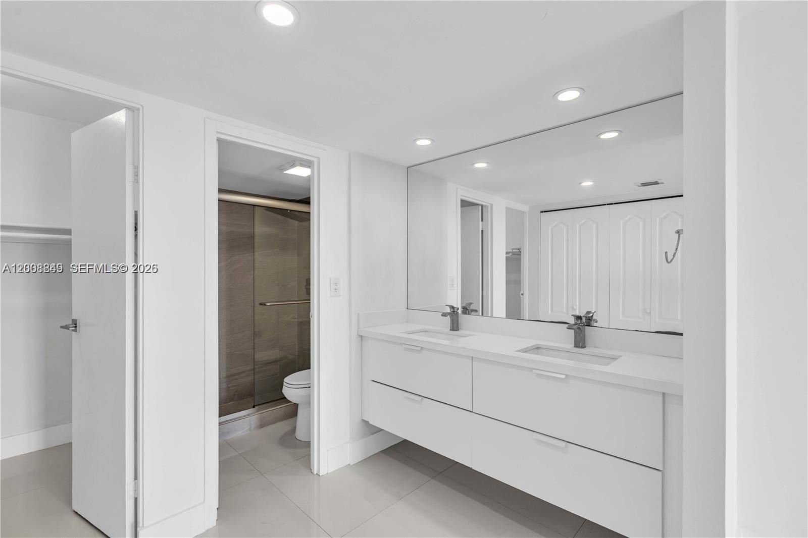 image Arlen House East11