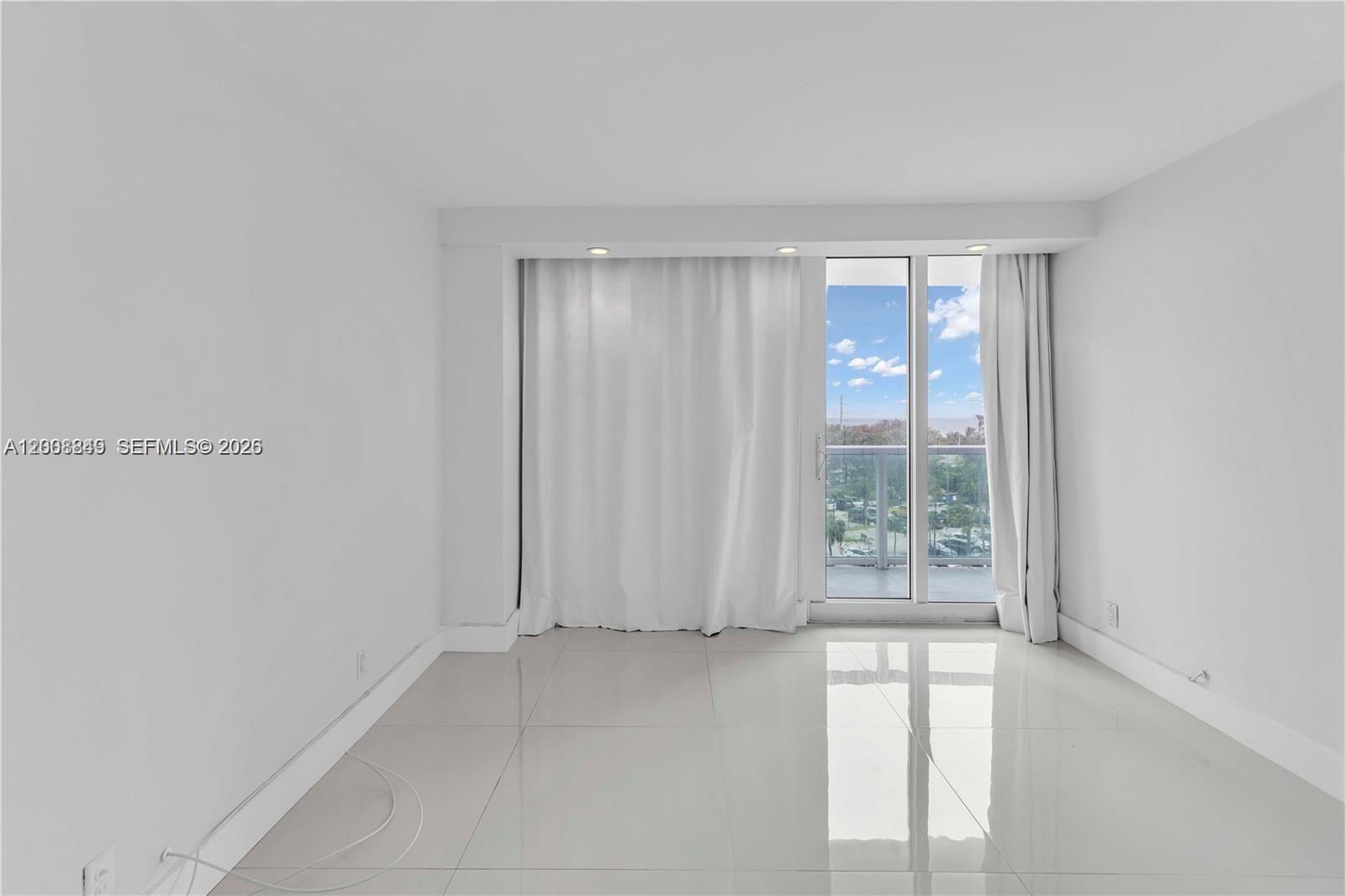 image Arlen House East16