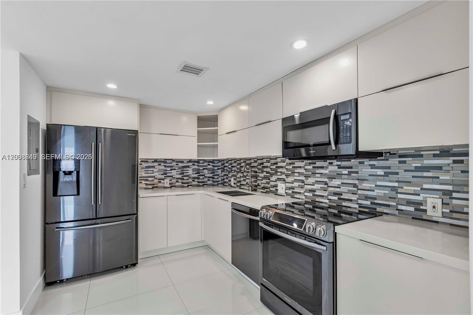 image Arlen House East1