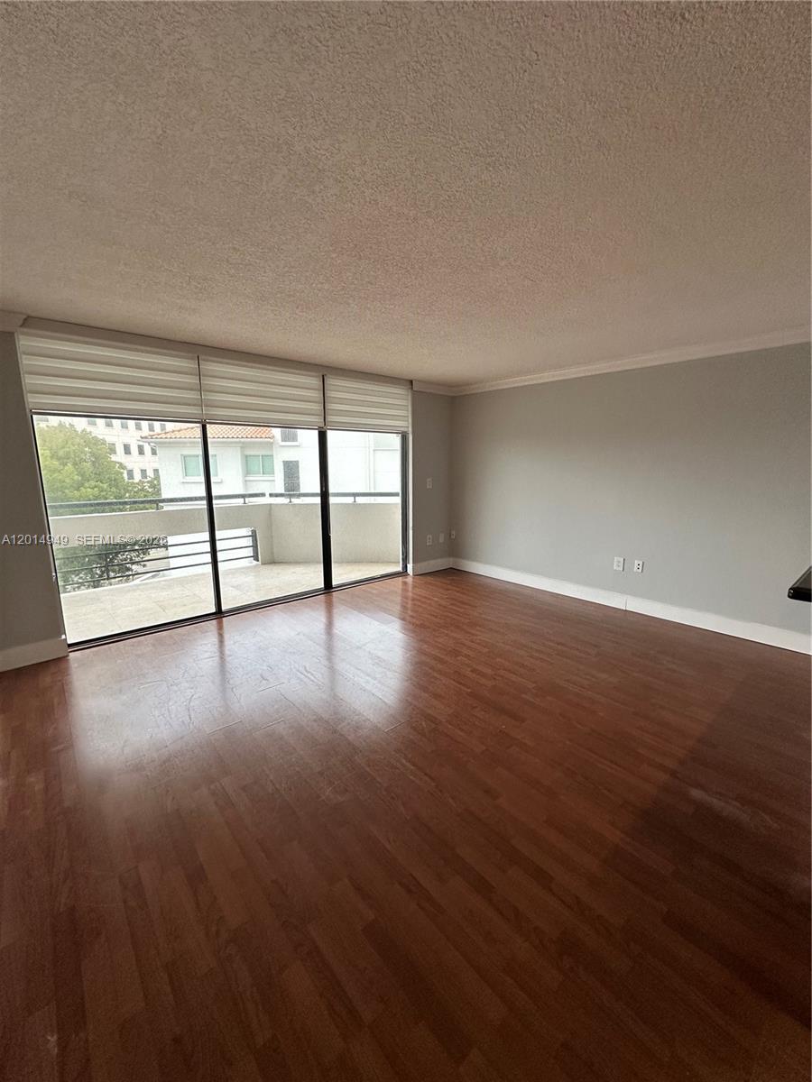 911 E Ponce De Leon Blvd #504