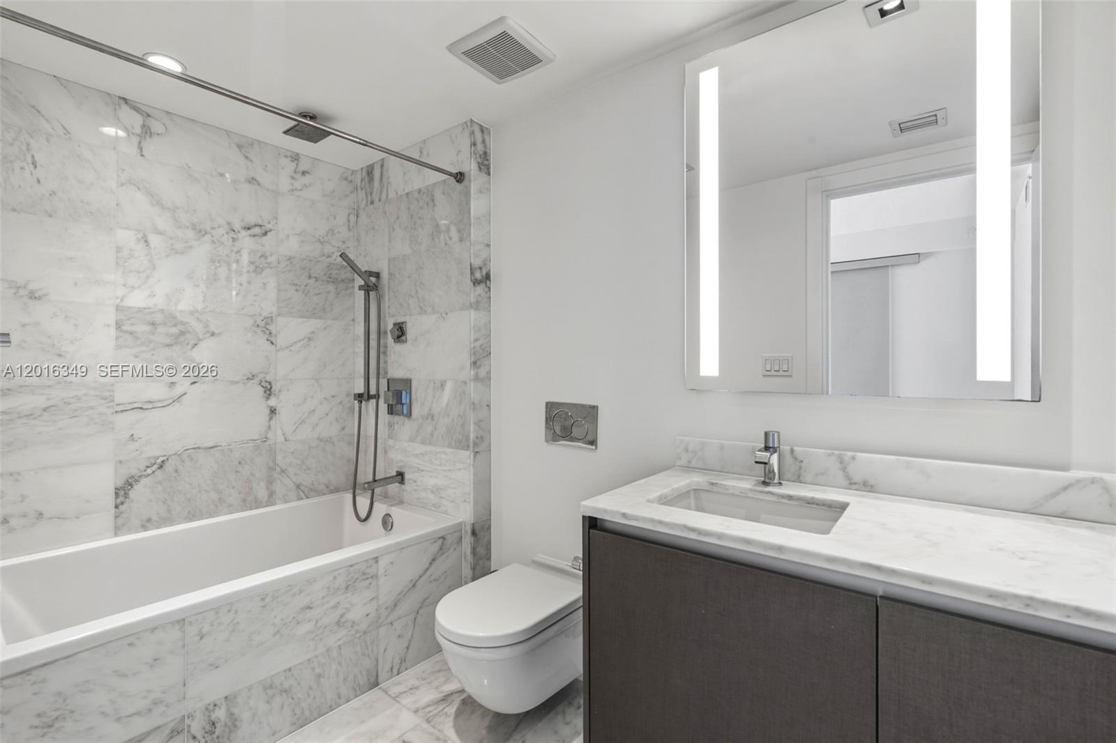 1451 Brickell Ave #904 Miami, FL 33131