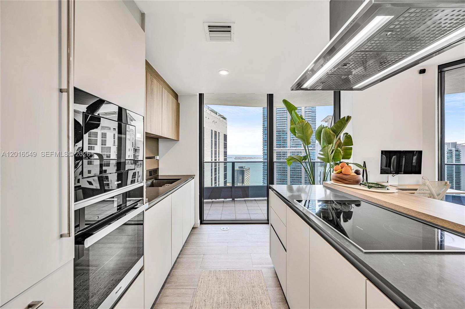 image Brickell Flatiron16