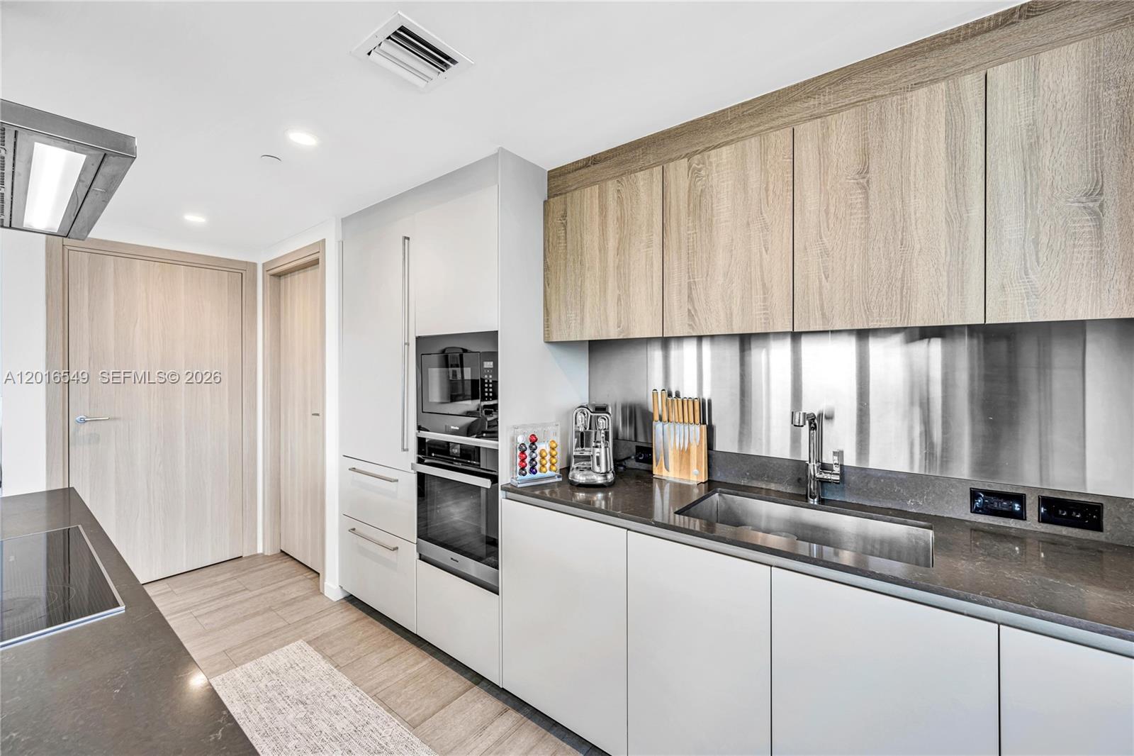 image Brickell Flatiron18