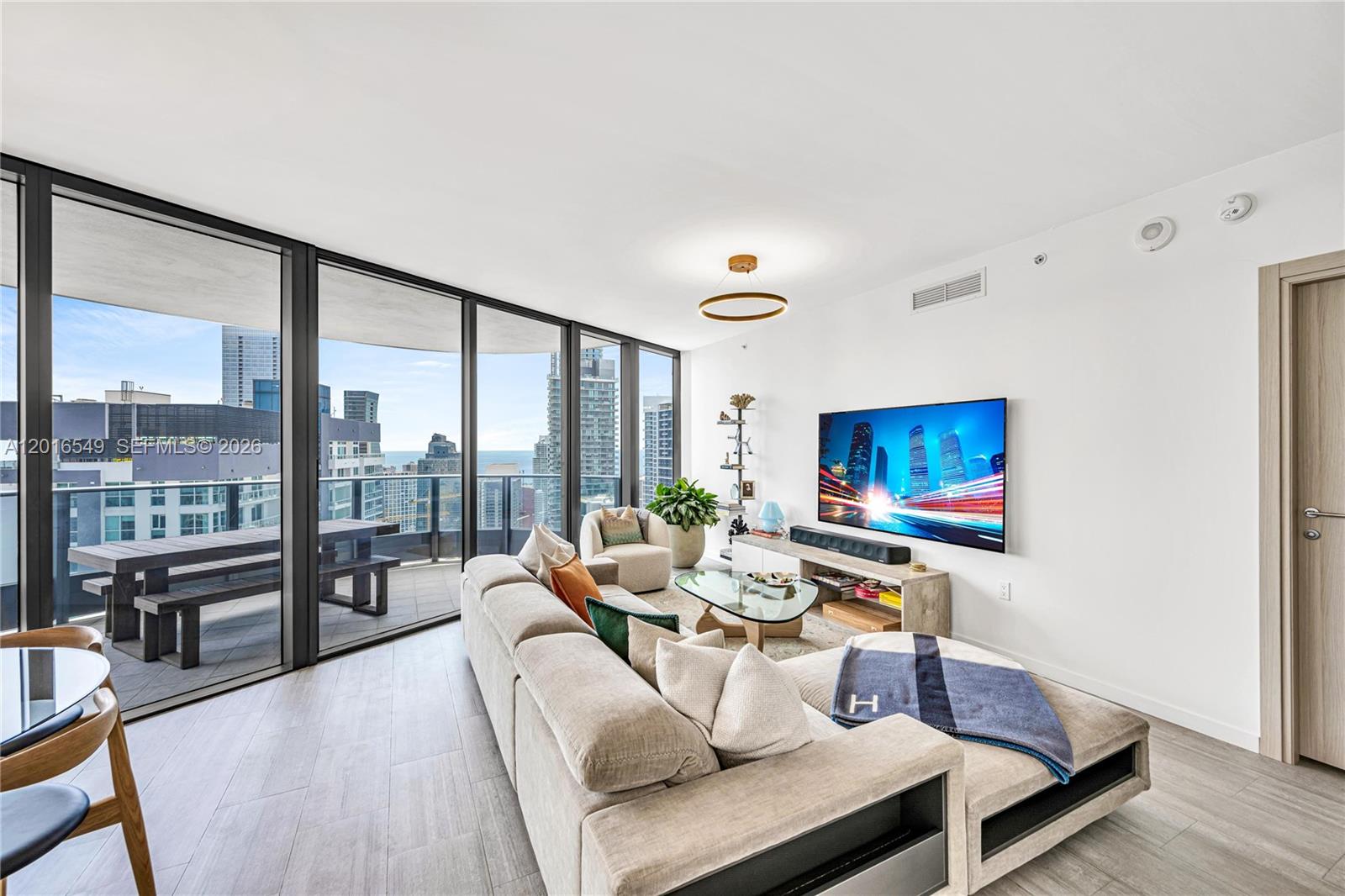image Brickell Flatiron19