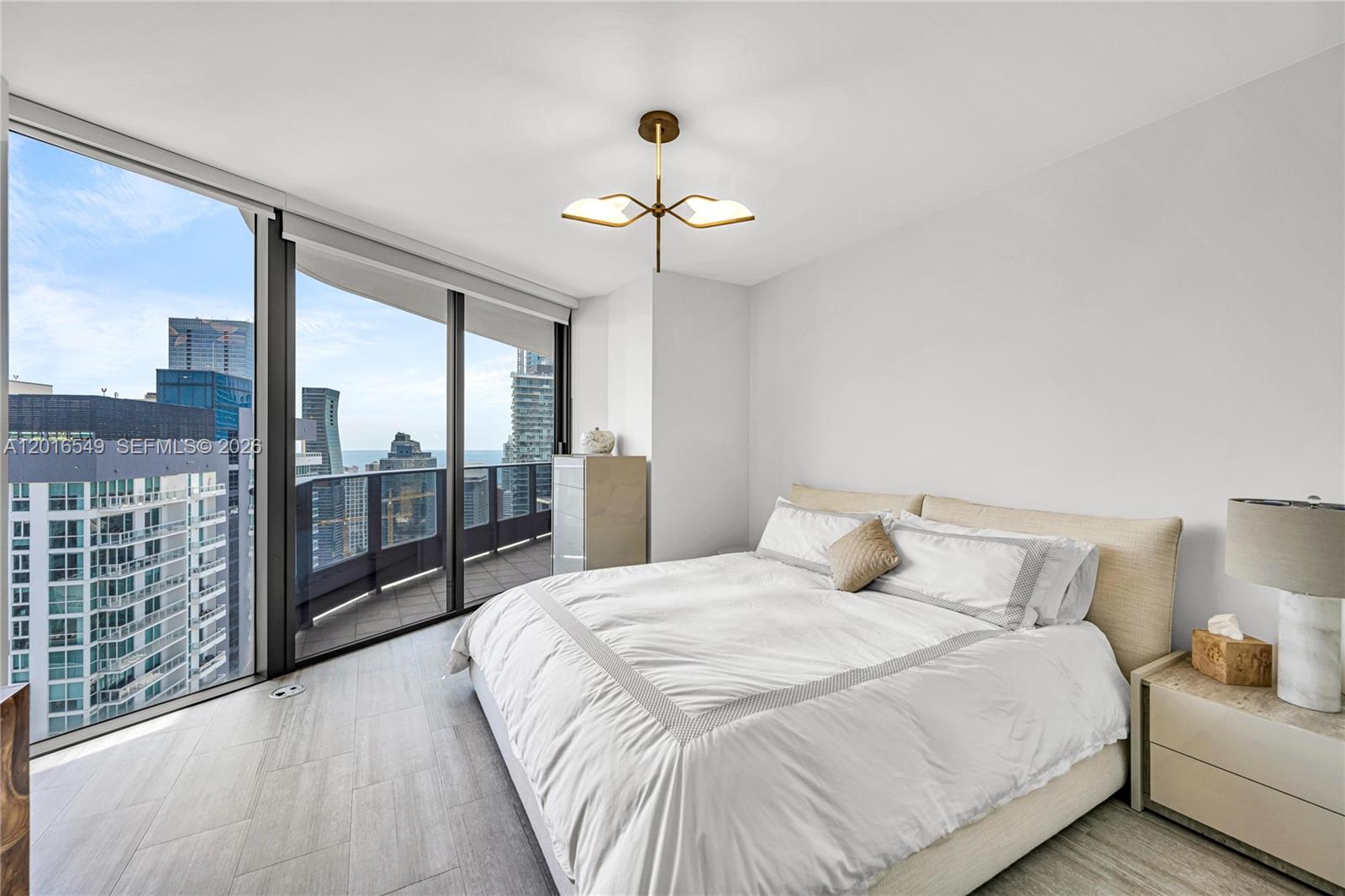 image Brickell Flatiron25