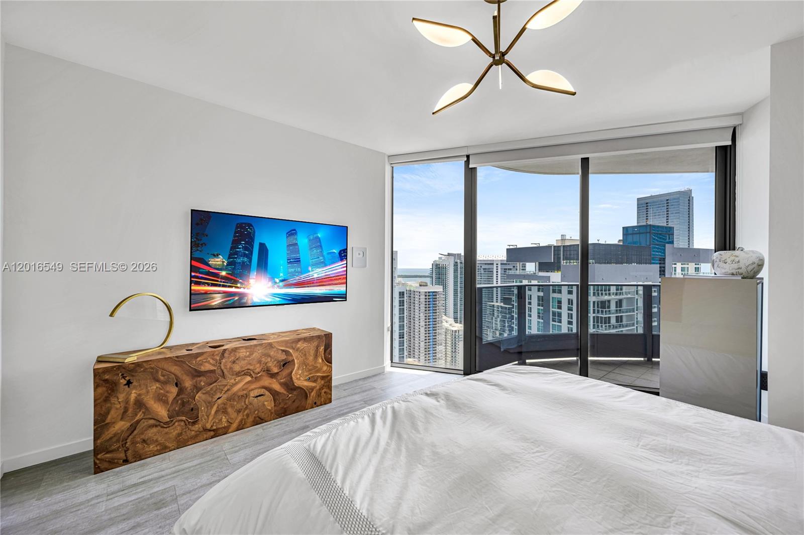 image Brickell Flatiron26