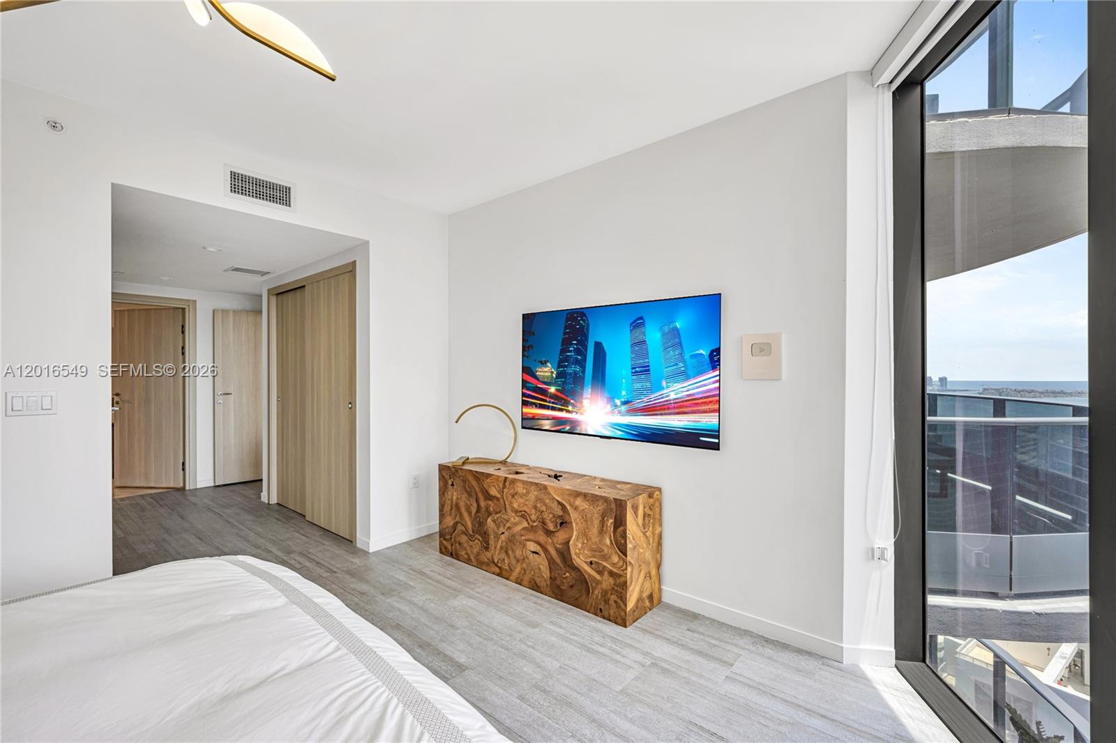 image Brickell Flatiron27