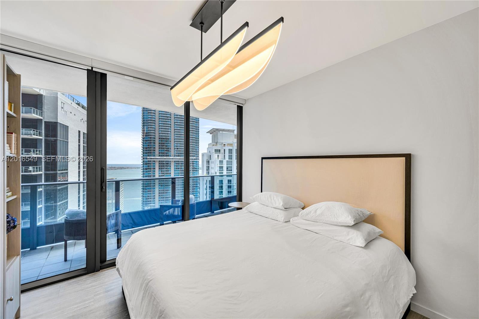 image Brickell Flatiron38