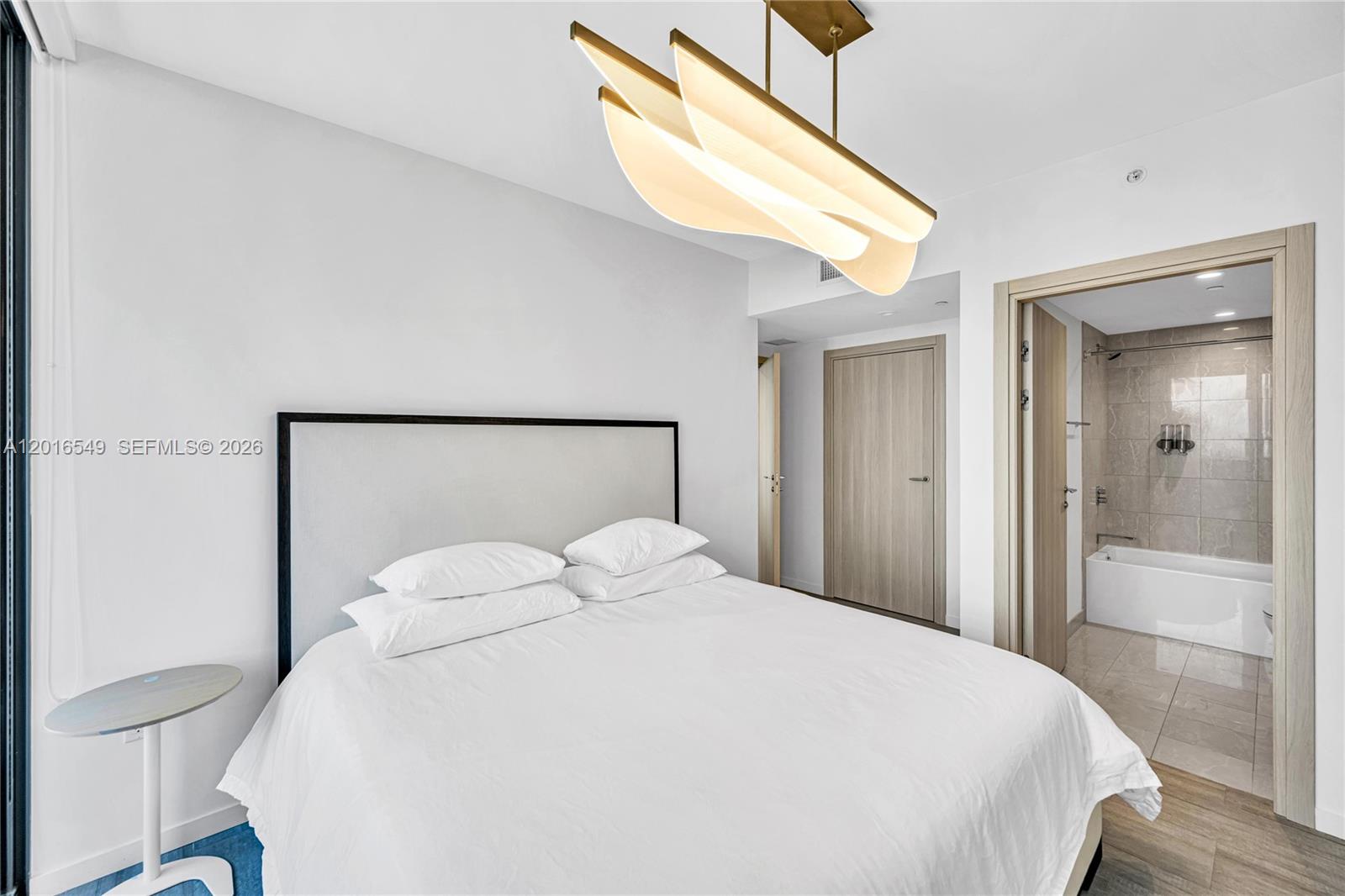 image Brickell Flatiron42
