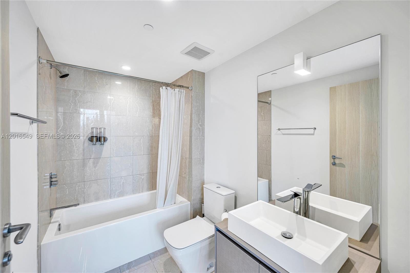 image Brickell Flatiron43