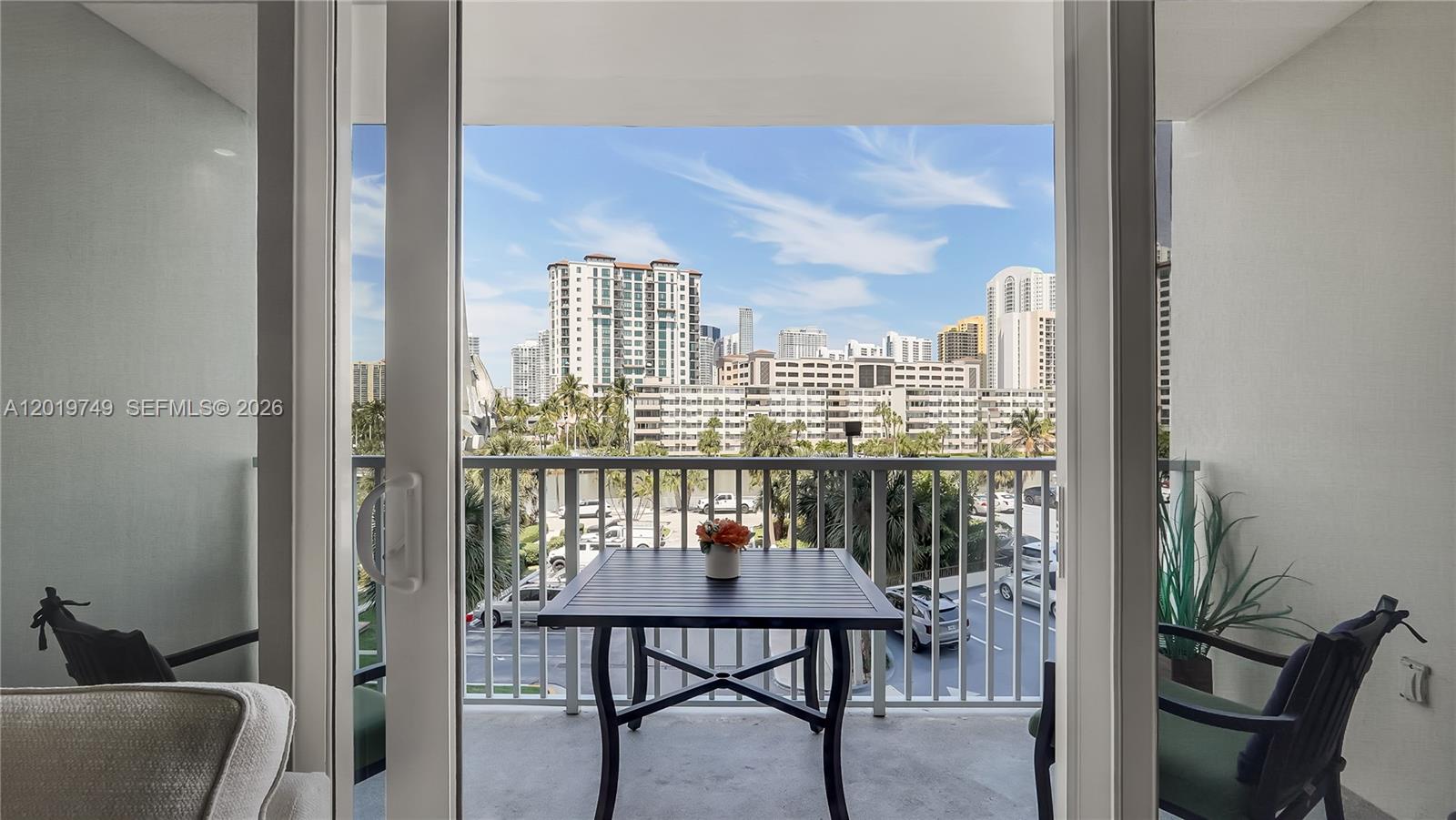 image Arlen House Condo12