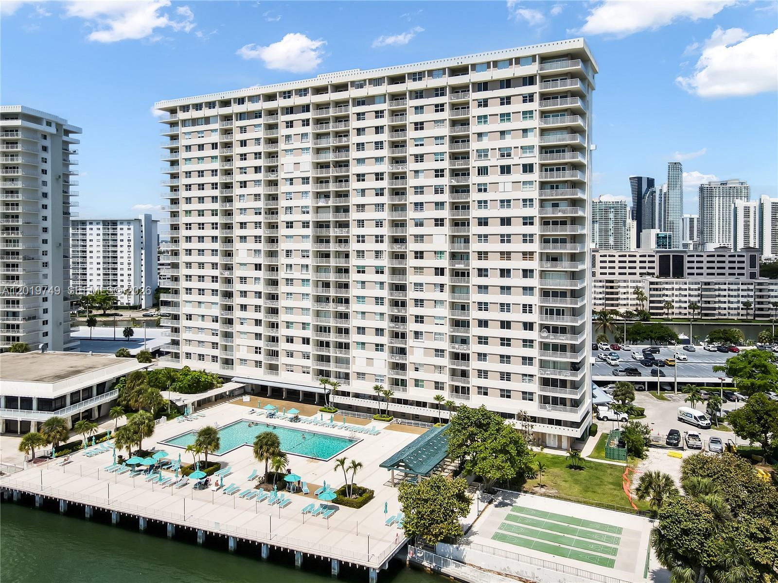 image Arlen House Condo46