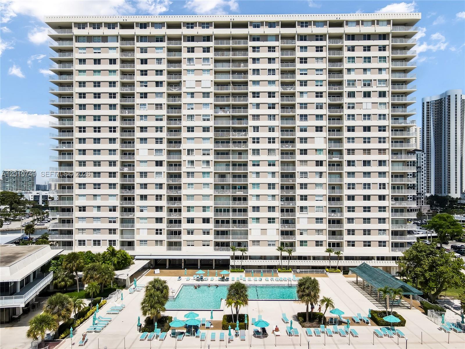 image Arlen House Condo47