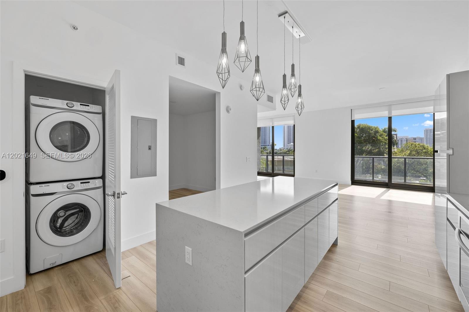 101 Diplomat Pkwy #204