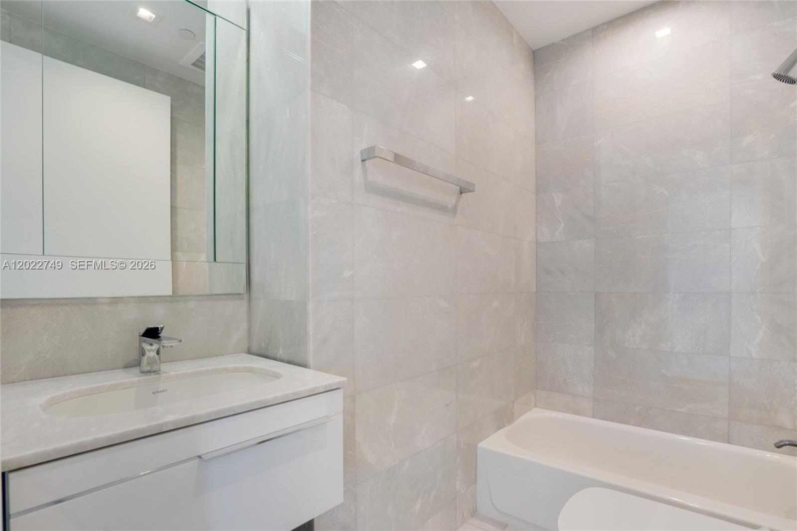 18501 Collins Ave #1804 Sunny Isles Beach, FL 33160