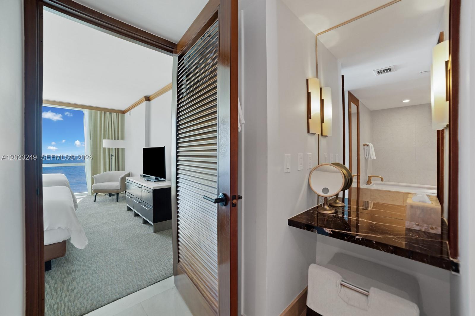 6801 Collins Ave #705 (Door 722) Miami Beach, FL 33141