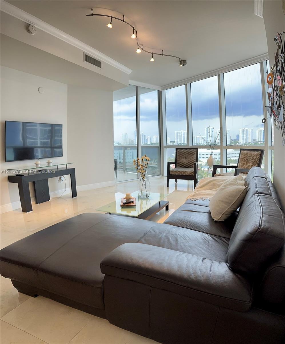 18101 Collins Ave #1108 Sunny Isles Beach, FL 33160