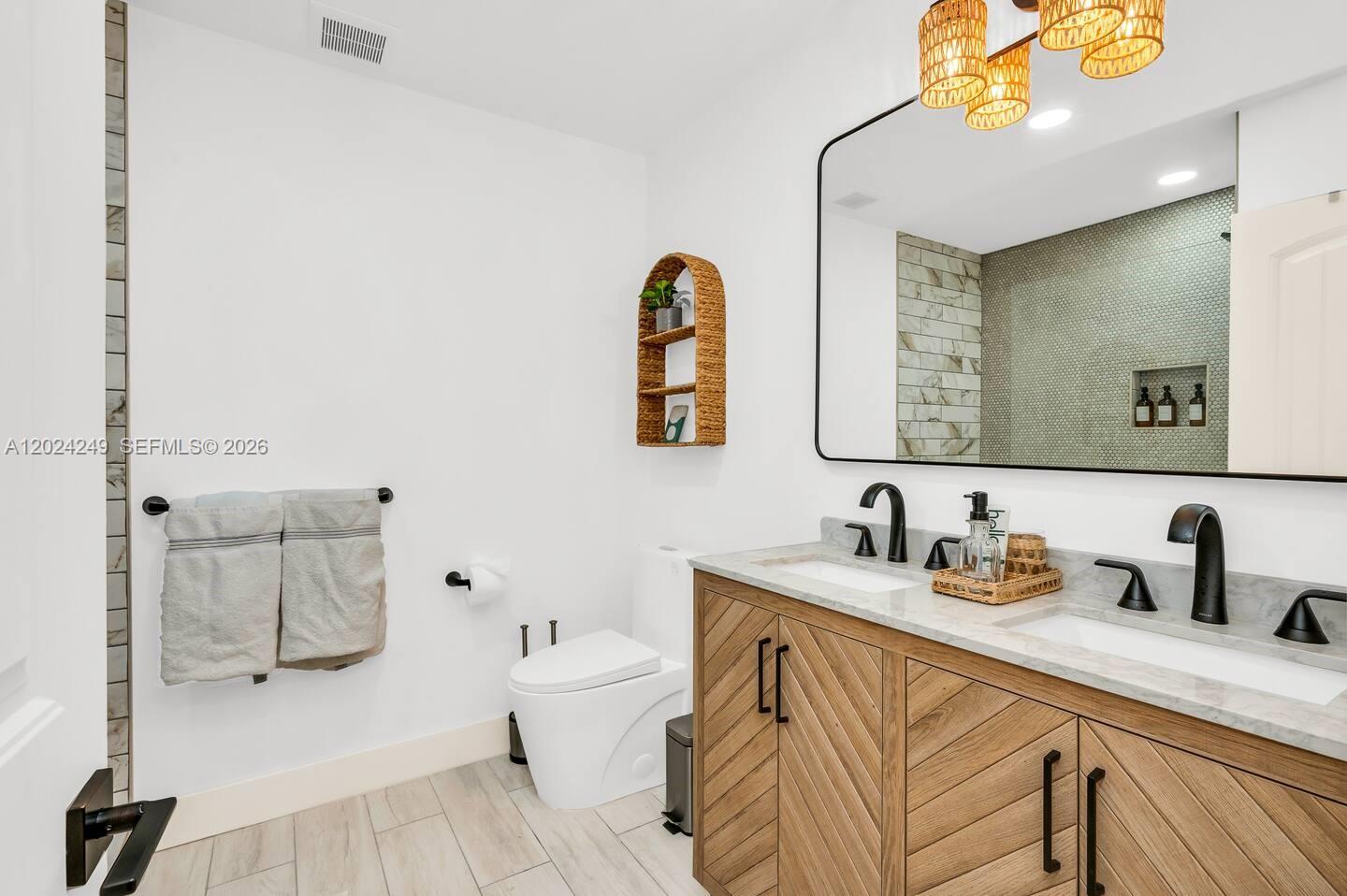 5250 NE 15th Ave Fort Lauderdale, FL 33334
