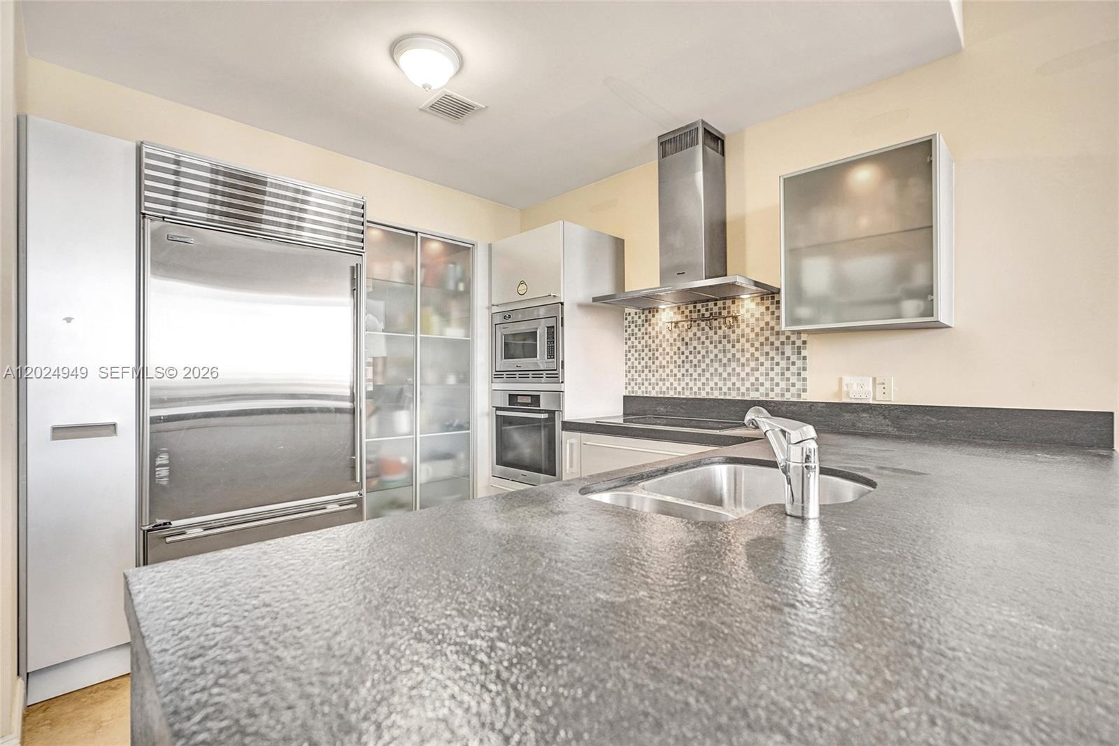 18201 Collins Ave #3707 Sunny Isles Beach, FL 33160