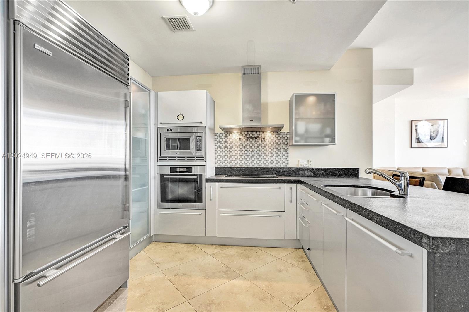 18201 Collins Ave #3707 Sunny Isles Beach, FL 33160