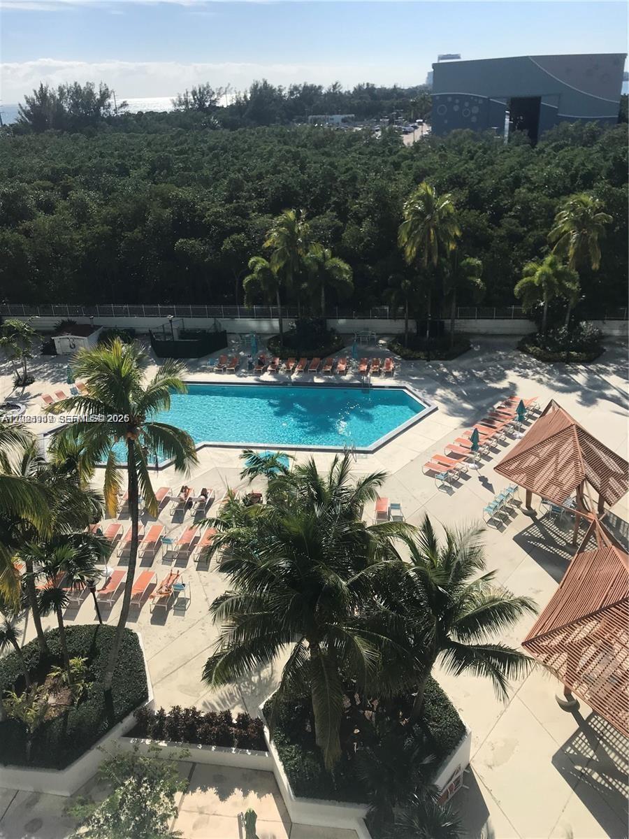 100 Bayview Dr #503 Sunny Isles Beach, FL 33160