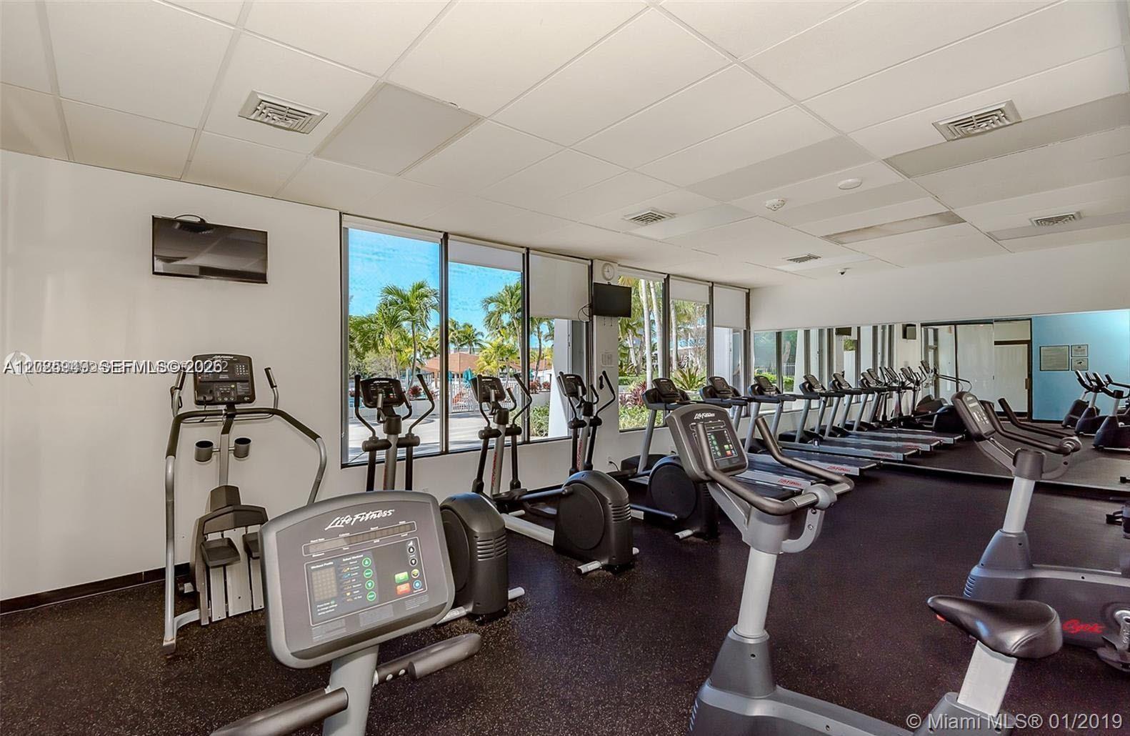 100 Bayview Dr #503 Sunny Isles Beach, FL 33160