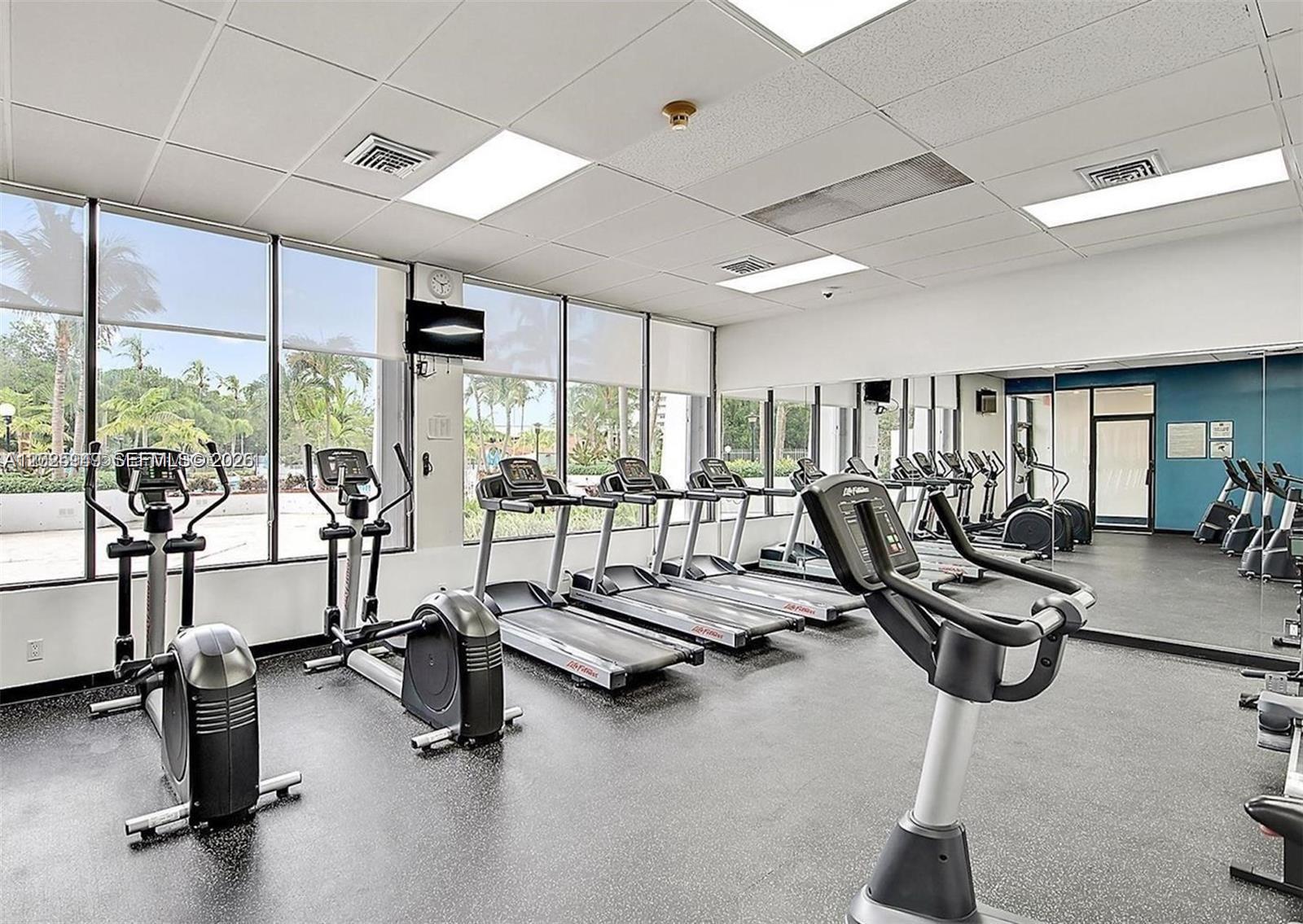 100 Bayview Dr #503 Sunny Isles Beach, FL 33160