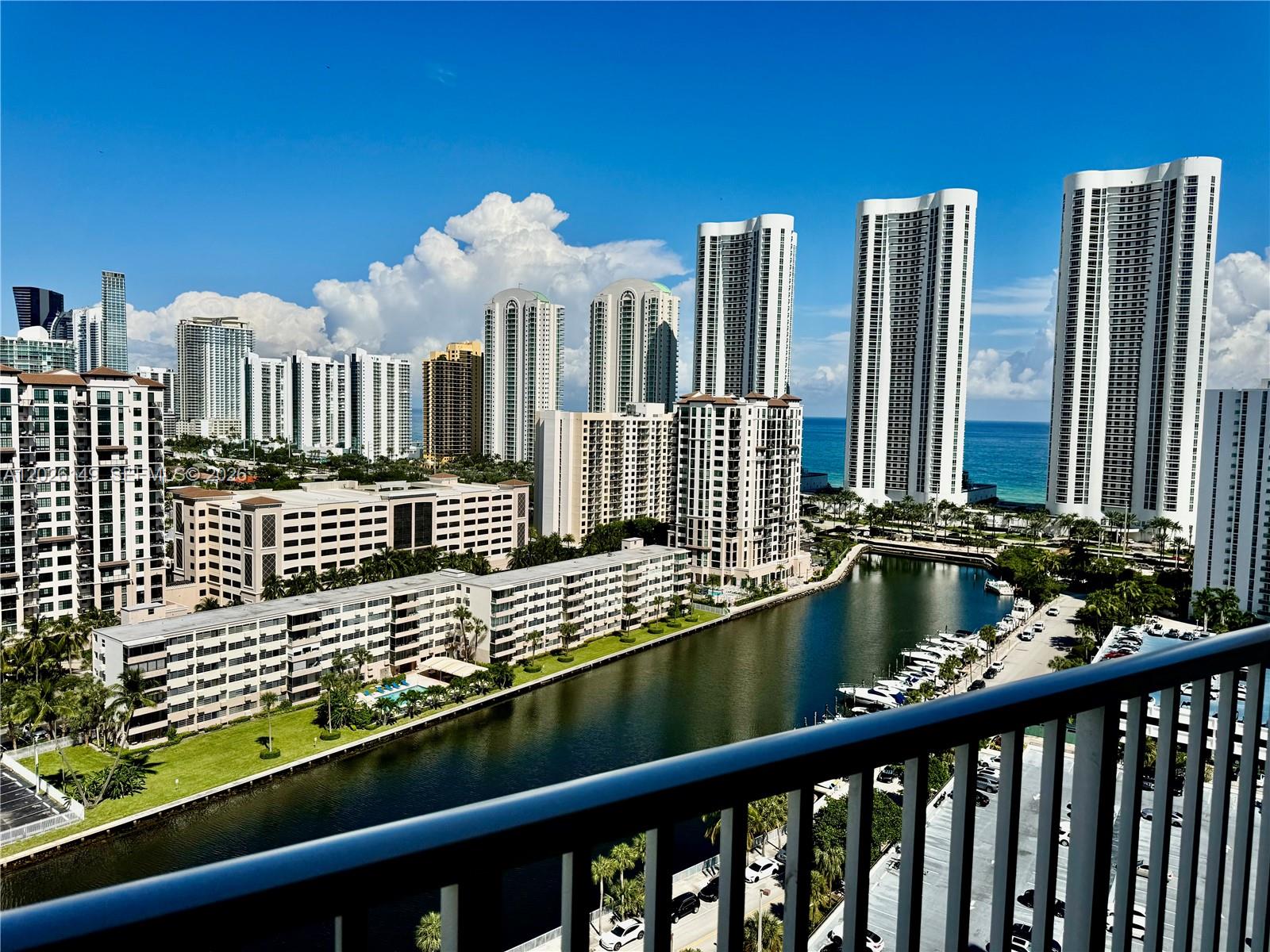 image Arlen House Condo0